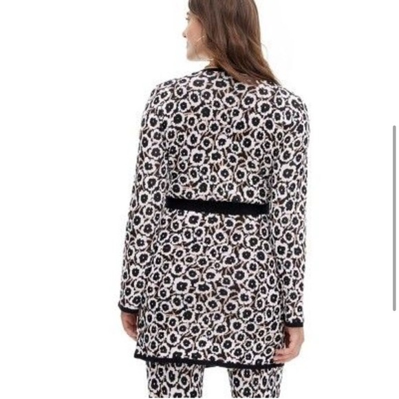 Women's Long Sleeve V-Neck Neutral Poppy Sweater Wrap Top - DVF M - Picture 2 of 5